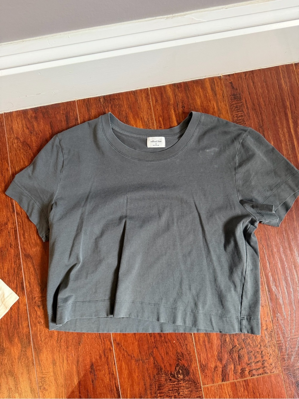 Wilfred Free Crewneck Tee - Charcoal Gray